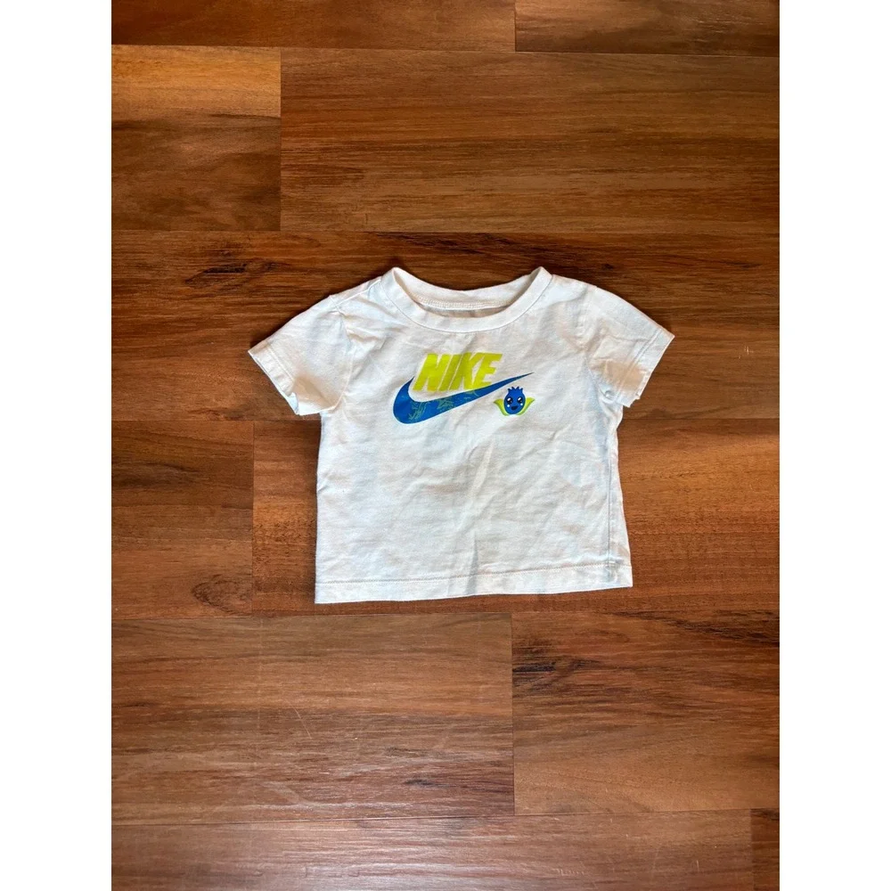 Nike Toddler Boys White Graphic T-Shirt Blue Swoosh Blueberry Logo Tee